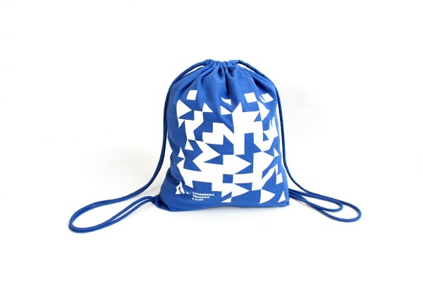 Modrý recyklovaný vak na záda