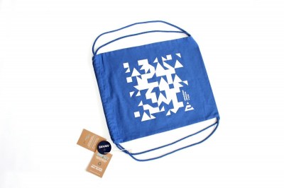 Modrý recyklovaný vak na záda