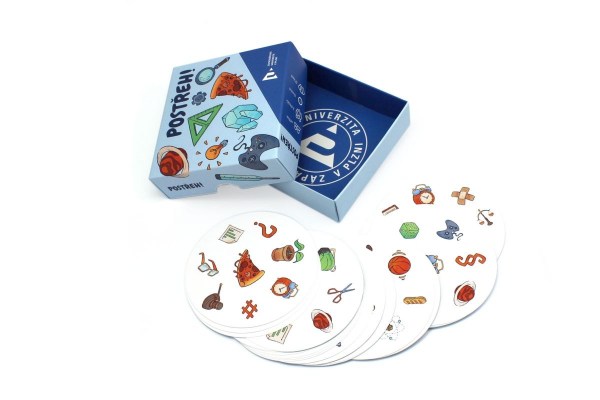 Karetní hra POSTŘEH!